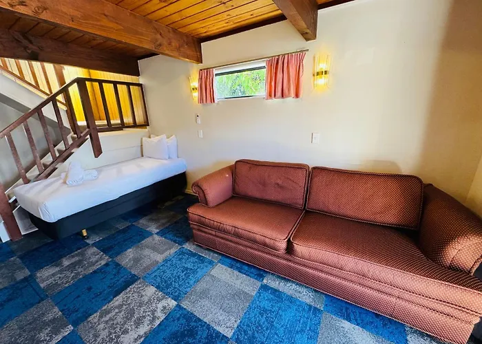 Motel Apex On Fenton 4*