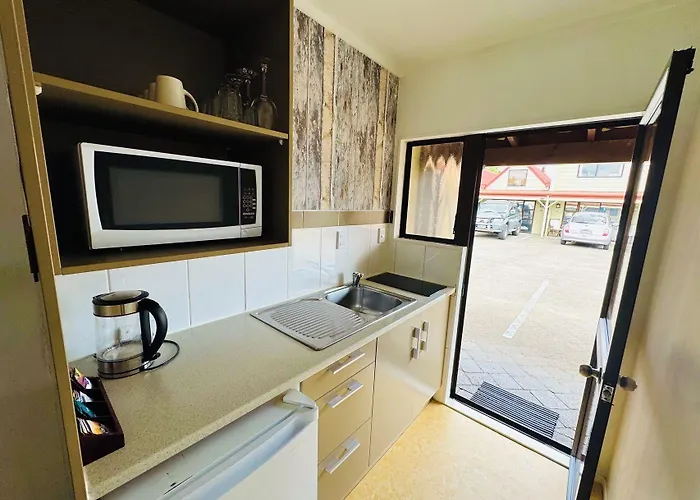 Apex On Fenton Motel 4*